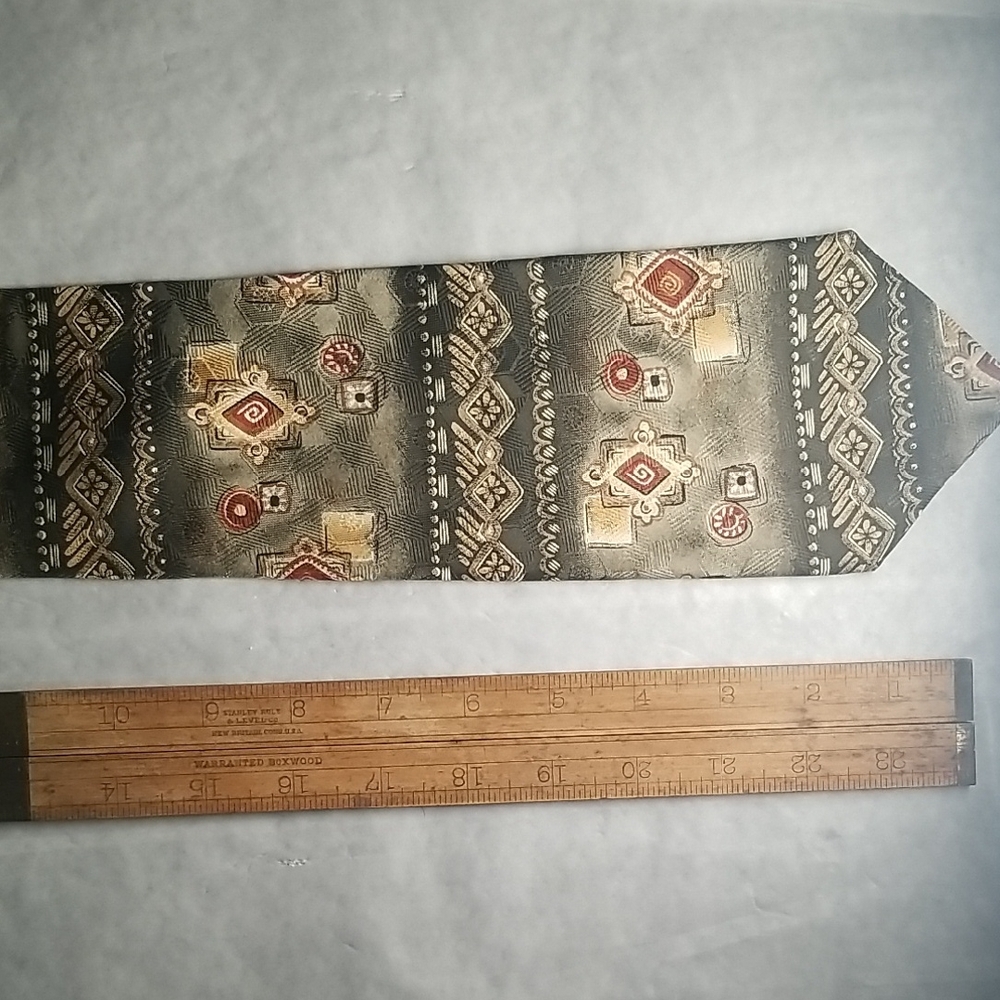 BOSA Elegant Patterned Silk Tie